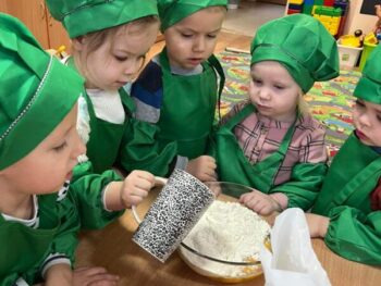 Kuchcikowo – Przedszkolaki przygotowały i z chęcią zjadły pyszne naleśniki 🥰🥰🥰
